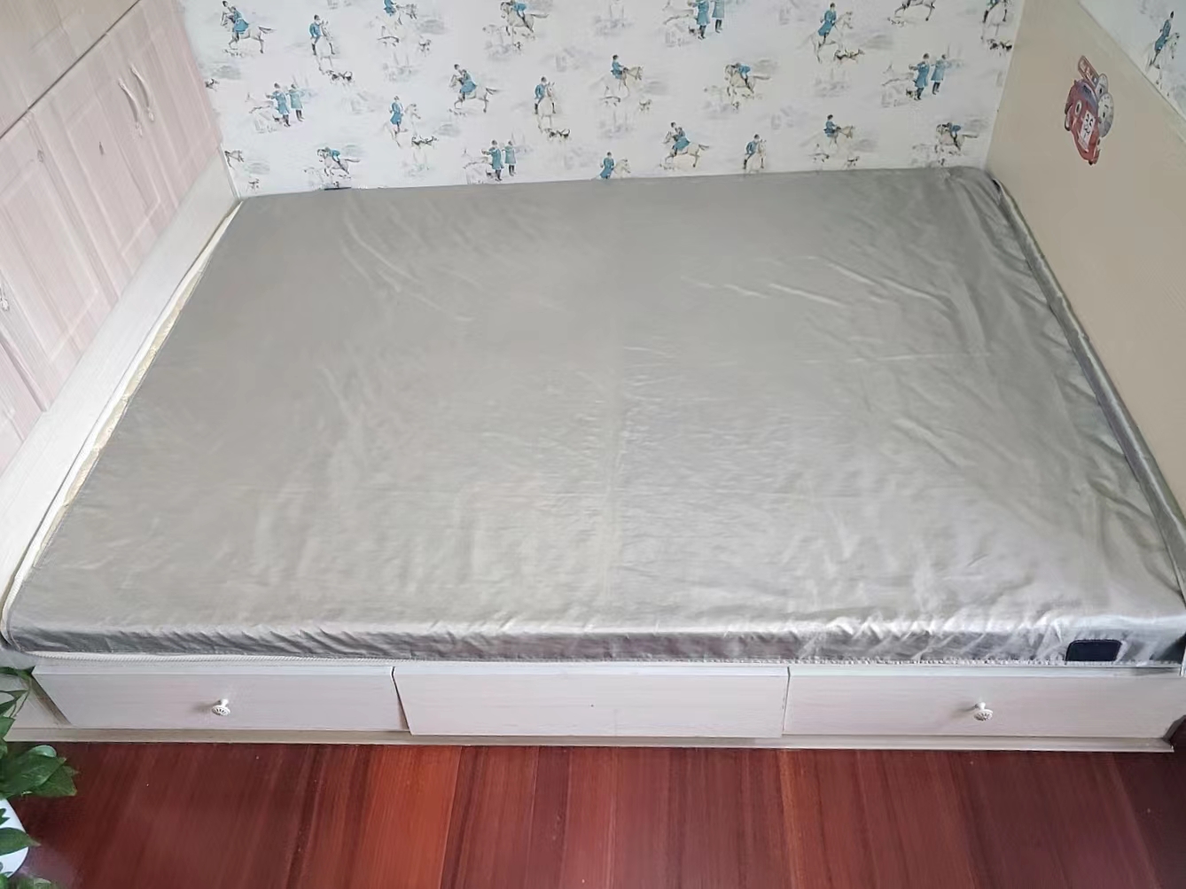 Anti-Radiation Bedsheet